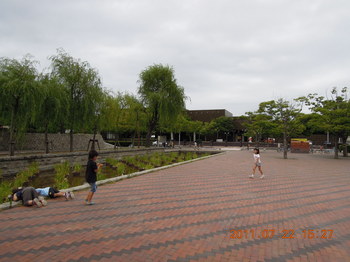 西大畑公園14新潟市美術館を望む.jpg